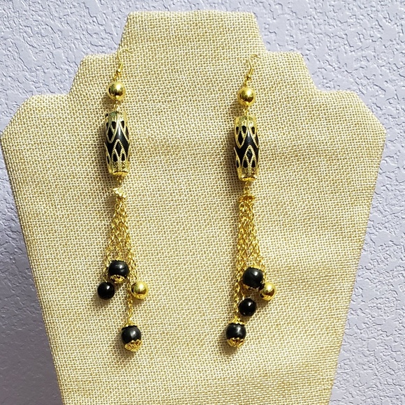 Jewelry Display/Selling Set w/ Earrings - Picture 3 of 5